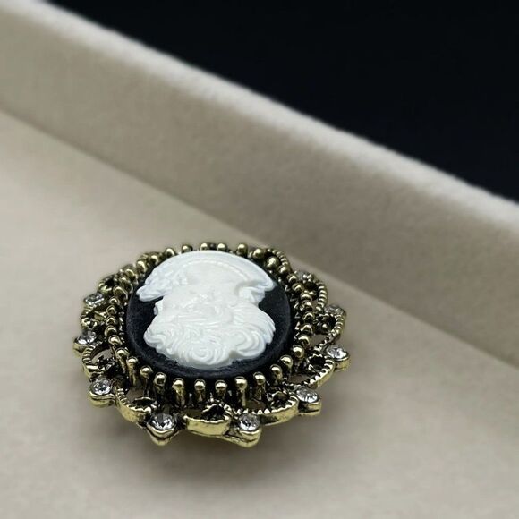 Yellow Gold and Black with Diamond Crystal Victorian Lady Cameo Pin Back Brooch - Picture 6 of 7